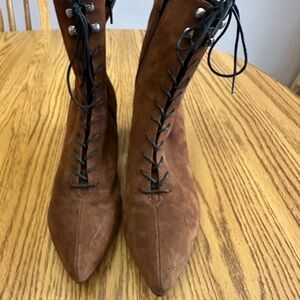 Vagabond Brown Lace Up Boots with Vintage Charm